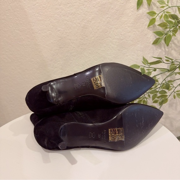 Jaggar Black Pleated Suede Kitten Heel Boots Bootie NIB 39/40 - Picture 12 of 16